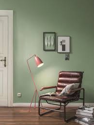 Wenn Die Wandfarbe Auf Die Beleuchtung Abgestimmt Werden Soll Ist Die Lichtfarbe Entscheidend Blauliches Licht Wandfarbe Wohnzimmer Wandfarbe Grun Wandfarbe