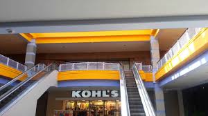 This mall is amazing looking compared to all the other malls in the area. Dead Abandoned Malls Cincinnati Mills Youtube