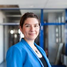 While continuing to preside over her restaurant in valence (france), the three star michelin. Anne Sophie Waag Universitat Mannheim