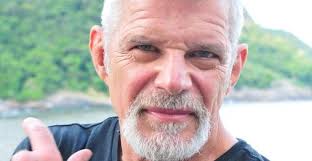 O ator raul gazolla faz uma revelação bombástica quase 30 anos depois da morte da esposa dele, a atriz daniella perez, que foi assassinada pelo ator guilherme de pádua e a mulher dele paula thomaz. Ator Raul Gazolla Diz Em Live Que Ja Infartou Quatro Vezes Portal Viu