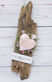 Frühlingsdeko basteln mit naturmaterialien ideen mit holz. Herz Auf Schemmholz Mit Diversen Naturmaterialien Verziert Naturmaterialien Holzarbeiten Basteln Deko