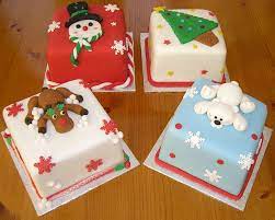 Oct 14, 2018 · best chocolate cake ever! Miniature Christmas Cakes Mini Christmas Cakes Christmas Cake Designs Christmas Cake Decorations