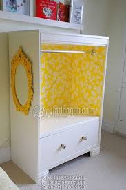 Bila anda ingin mendisain sebuah kamar untuk si kecil, tentunya barang yang tidak boleh terlupakan adalah lemari pakaian untuk si kecil, dalam memilih lemari pakaian tentu kita jangan hanya meyediakan lemari polos atau biasa saja. Jual Lemari Pakaian Anak Minimalis Kecil
