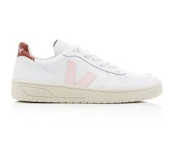 9 Cleaning Hacks To Keep Your White Sneakers Looking Like New With Images Sneakers White Sneakers How To Clean White Sneakers