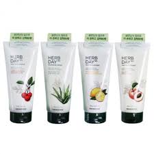 The Face Shop Clean Face Anti Trouble Blemish Patch The Face Shop Herb Day 365 Master Blending Foaming Cleanser The Face Shop Foam Cleanser Hydrate Dry Skin