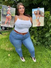 Thick Snow - Busty BBW Coeds - Busty BBW Porn