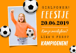 Oranjefans tijdens een coronatest in de rai voorafgaand aan de voetbalwedstrijd tijdens het ek voetbal van nederland tegen oekraine. Uitnodiging Kinderfeestje Voetbal Ek Oranje Kaartje2go