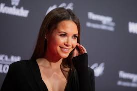 Die offizielle webseite von mandy capristo. Mandy Capristo Bei Instagram Blumen Statt Bh Bei Dieser Pose Bluht Nicht Nur Die Fantasie News De