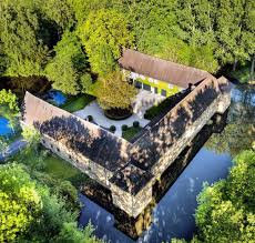 Please log in or sign up for free to see the geo position & weather for this photo spot. Langenfeld Umbau Der Wasserburg Haus Graven Startet Im Dezember