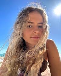 Lilly Curtis's Instagram, Twitter & Facebook