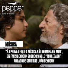 Com 35 anos de trajetória dedicados à moda brasileira, @walerioaraujo  comemora uma carreira marcada por irreverência, ousadia e um estilo  inconfundível que o transformou em ícone da cultura pop. Reconhecido por  vestir