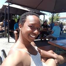 Caroline Akl's Instagram, Twitter & Facebook