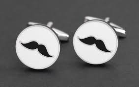 Barbier De Seville La Maison Du Bouton De Manchette Bouton De Manchette Manchette Manchettes