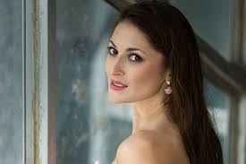 Donna Singh's Instagram, Twitter & Facebook