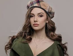 Ermeni Aktris Mary Yeremyan Fashion Beanie Hats