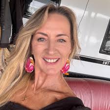 🧩Help your child thrive with online phonics tutoring!** Hi, I'm Kara, an  experienced **phonics tutor and qualified teacher** with over 24 years of  experience in education and a master's in Early Years