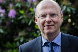 Unter der leitung der stiftung ist auch das museumsgebäude, das am hang direkt unterhalb des wohnhauses gelegen, seit 1975 die person und das wirken adenauers öffentlich zugänglich macht. Dr Stefan Vesper Zum Vorsitzenden Des Vorstands Der Stiftung Bundeskanzler Adenauer Haus Gewahlt Kabinett Online