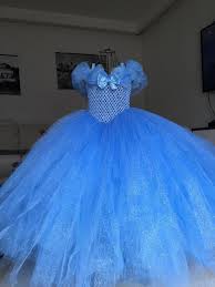 Le portail boursorama.com compte plus de 30 millions de visites mensuelles et plus de 290 millions de pages vues par mois, en moyenne. Robe Cendrillon Tutu Tulle Bleu Robe Cendrillon Robe En Tulle Costume De Fee