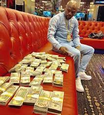 Floyd mayweather purchases 18 million dollar time piece called the billionaire watch. Floyd Mayweather S Billionaire Watch Is Just One Of His Many Ridiculously Priced Purchases