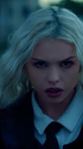 My first Billboard for @tbirdsupply 🦅 Jewelry Courtesy: Sunwest Silver  @sunwestsilverco MUA: Melanie Frank @meeel.anie Hair Stylist: Laci Betom  Photographer: Rona Yazzie