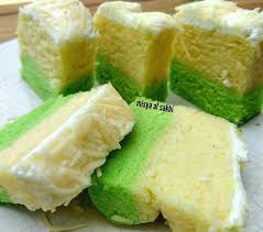 Langkah pertama adalah melelehkan margarin, setelah margarinnya leleh anda campurkan dengan pasta pandang, garam. Bolu Kukus Pandan Keju By Misyaalsakhi Resep Inirecipes Facebook
