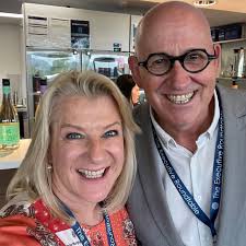 title "Leadership excellence blossoms from an insatiable thirst for  knowledge. The most impactful leaders are those who never stop seeking the  best advice and strategies to foster continuous growth." Suzanne Murphy,  Principal