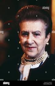 Anna Horowitz's Instagram, Twitter & Facebook