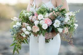 Flower bouquets, houseplants and gift ideas for all tastes! Cascading Wedding Bouquet For Every Style Wed In Florence