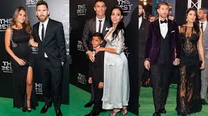 While antonella roccuzzo lives a lavish lifestyle, lionel messi's wife lives life under the radar. Georgina Rodriguez Pilar Rubio Y Antonella Roccuzzo Estilo Premama En Los The Best