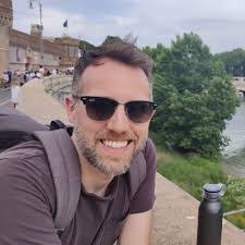 Leona Kerr's Instagram, Twitter & Facebook