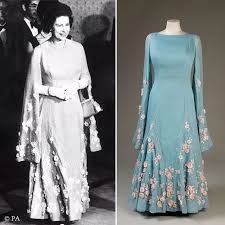 Norman Hartnell Designed This Blue Silk And Silk Chiffon Dress For The Queen To Wear During A State Visit To Japan Royal Clothing Royalty Fashion Vintage Gowns