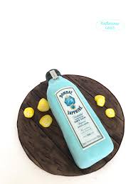 Einen tipp wie guy festsitzende plastikkorken aus der flasche bekommt hab ich allerdings auch nicht, da verzweifeln auch die meisten meiner korkenzieher dran.. Gin Torte Torte Als Gin Flasche Bombay Sapphire Gin Fondanttorte 3d Torte Fondant Torten Motivtorten Backen
