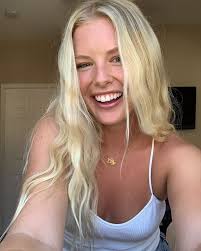 Aly Oliver's Instagram, Twitter & Facebook