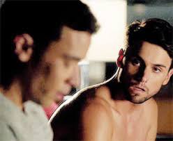 Mata asesinato como defender a un asesino GIF