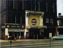 The Harris Warren Theater Warren Ohio Circa Late 1950 S Warren Ohio Northeast Ohio Ohio
