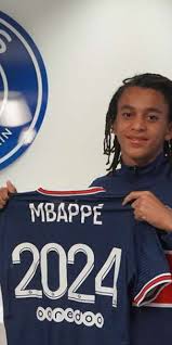 Psg ký hợp đồng thành công với em trai của kylian mbappe. Vg2ymb6msbcorm
