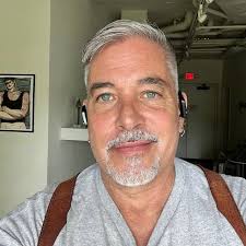 John Thomas Paradiso (@john_paradiso_artist) • Threads, Say more