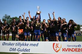 ˈkʰøː(j)ə) is a professional danish football club based primarily in the town of herfølge, and secondly in the town of køge, both in the køge municipality, part of 'region of zealand', in the eastern part of zealand, south of copenhagen. Hb Koge De Sensationelle Kvindelige Mestre