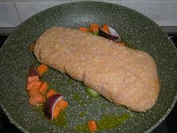 Farcito con formaggio, prosciutto, spinacini e bardato nelle fettine di bacon! Tengofame Polpettone Ripieno In Pentola A Pressione