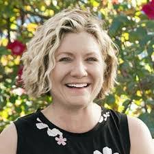 Heidi Dougherty's Instagram, Twitter & Facebook