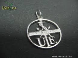 Ezen az oldalon a csapat jelenlegi és régen használt címereit szeretnénk összegyűjteni. Ujpest Fc Ute Cimer Medal Ezust Medal Ezust Medalok Brossok Kituzok