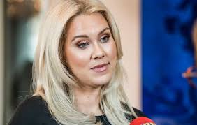 Bloggaaja kertoo nyt eronneensa miljonäärimiehestään erik selinistä. Isabella Lowengrips Killes Affarsbeslut Tramsfrans