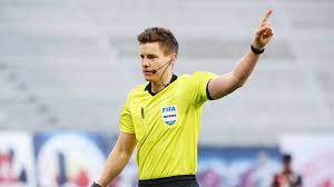 Check out the latest pictures, photos and images of daniel siebert. Berliner Schiedsrichter Siebert Fur Fussball Em Nominiert Rbb24