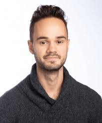 Tom Blake's Instagram, Twitter & Facebook