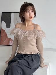 ラッフルオフショルニット【WEB限定カラーあり】（ニット）｜FRAY I.D（フレイ アイディー）｜ファッション通販｜ウサギオンライン公式通販サイト