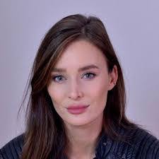 Marie Schreiber's Instagram, Twitter & Facebook