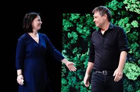 She is married to daniel holefleisch. Kanzlerkandidatin Annalena Baerbock Grune Sehen Das Kanzleramt In Reichweite Politik Stuttgarter Zeitung