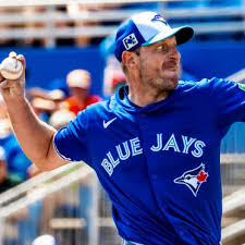 Yankees sign Luis Severino's brother Rafael