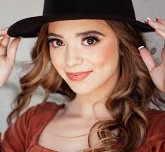 Happy 16th birthday to this beautiful queen!!! @its__kileyd I hope your day  is amazing!!! 🤩🥳🥳