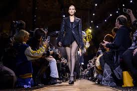 Get the best deals on michael kors runway wristwatches. Watch Michael Kors Fw20 New York Fashion Week Show Live